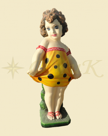 Фигурка девочка в платье(желт.в горошек)